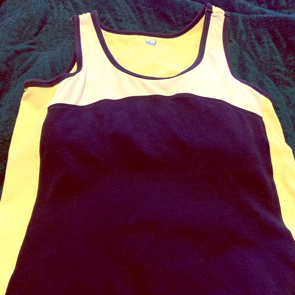 Small active wear tank